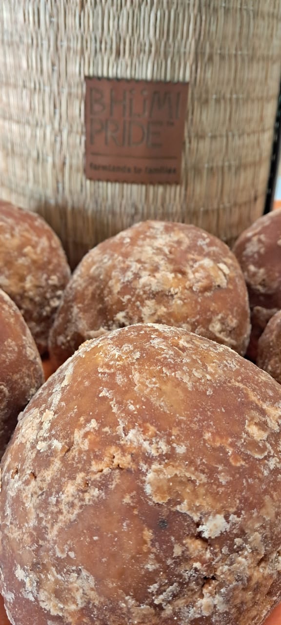Jaggery Ball (sulphur less)